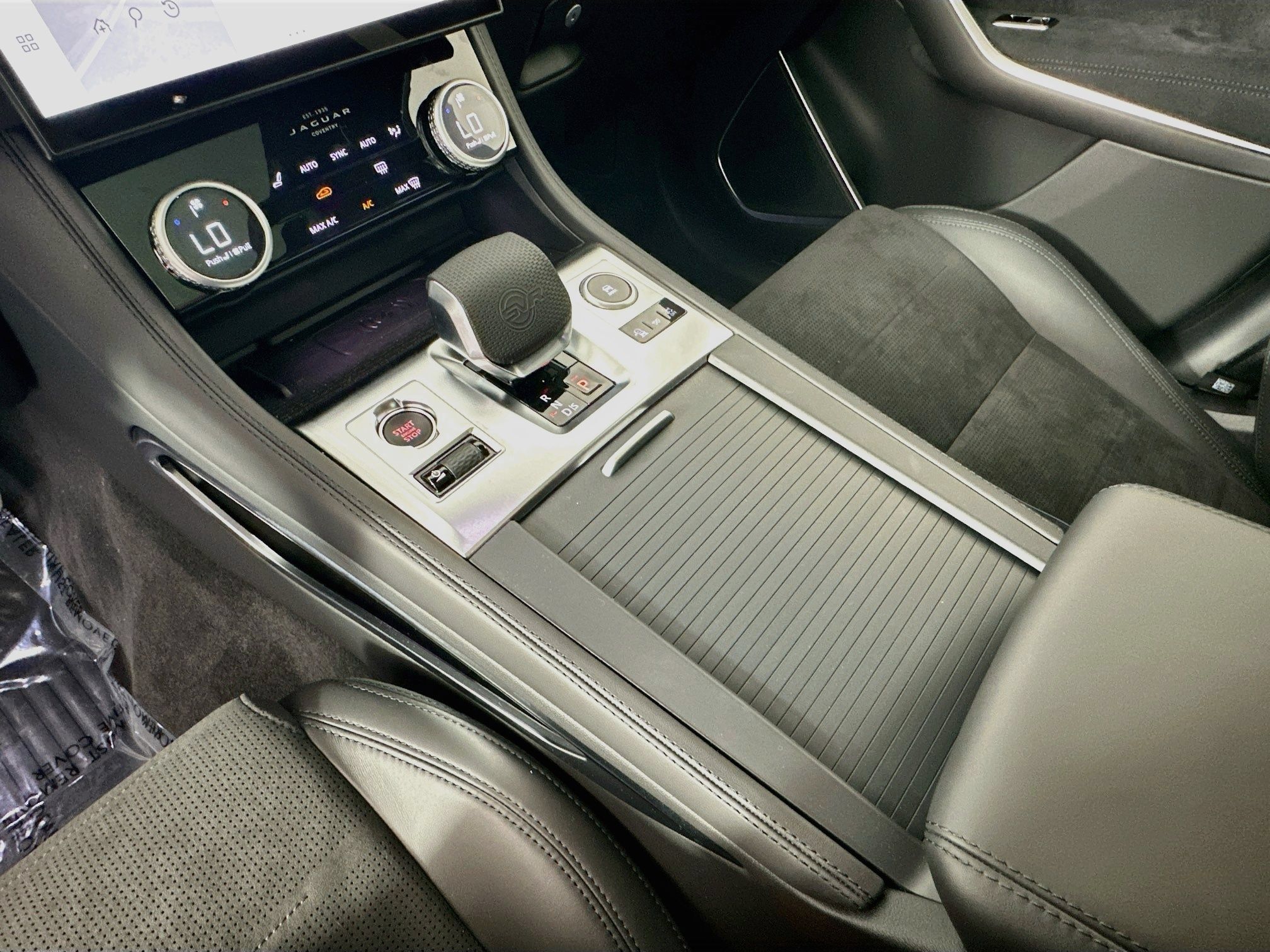 New 2026 Jaguar F-PACE SVR AWD/4WD image 13