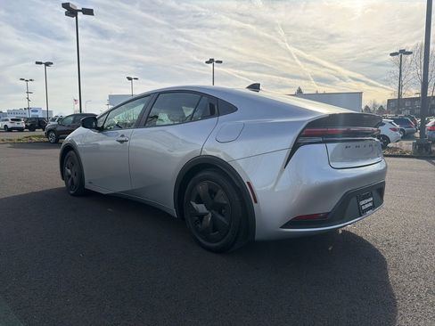 Used 2026 Toyota Prius LE image 5