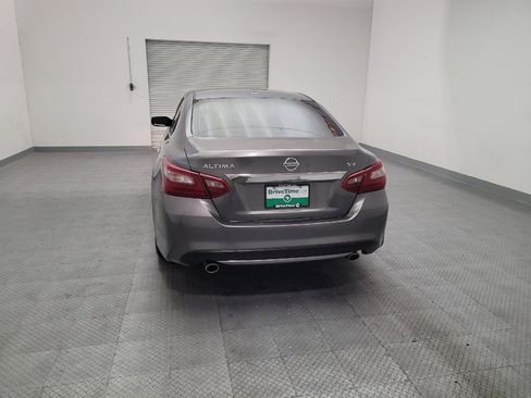Used 2018 Nissan Altima 2.5 SV FWD image 6