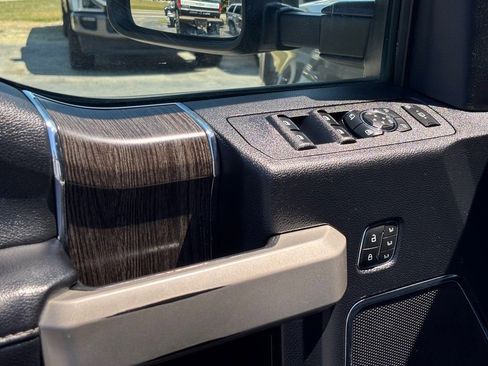 Used 2020 Ford F250 Lariat w/ Lariat Value Package image 17