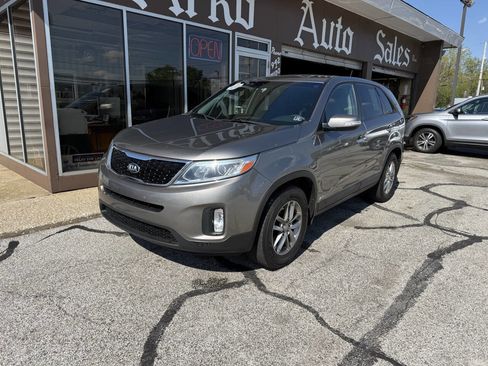 Used 2015 Kia Sorento LX AWD/4WD image 2