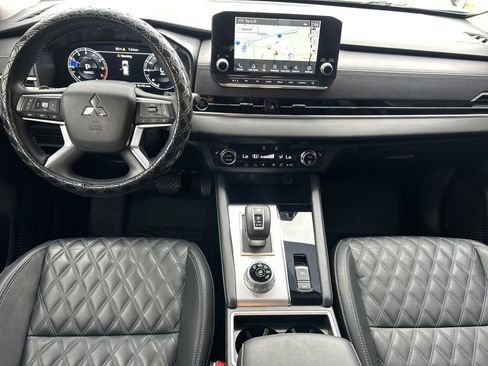 Used 2024 Mitsubishi Outlander SEL image 14
