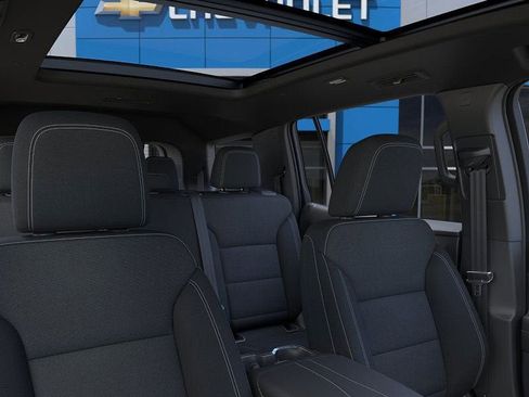 New 2026 Chevrolet Traverse LT w/ Sun and Wheel Package FWD image 25