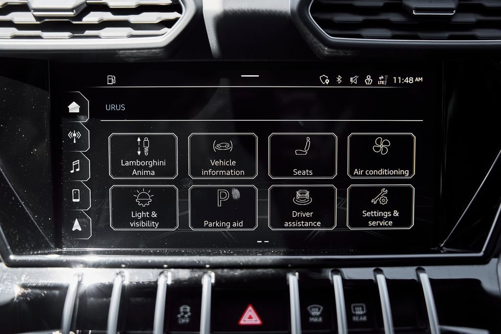 Used 2022 Lamborghini Urus AWD/4WD image 74