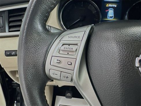 Used 2016 Nissan Rogue SL w/ SL Premium Package image 37