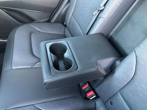 Used 2023 Kia Niro SX Touring image 31