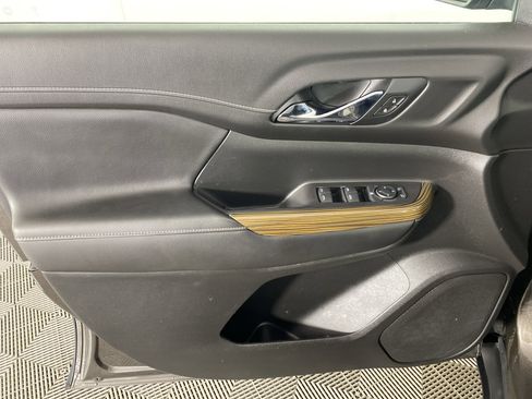 Used 2020 GMC Acadia SLE AWD/4WD image 12