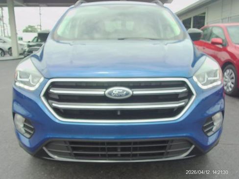 Used 2018 Ford Escape SE w/ SE Sport Appearance Package AWD/4WD image 2