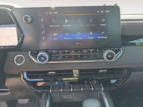 Used 2025 Chevrolet Colorado Z71 w/ Technology Package AWD/4WD image 10