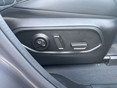 Used 2024 Jeep Grand Cherokee L Limited w/ Luxury Tech Group II image 15