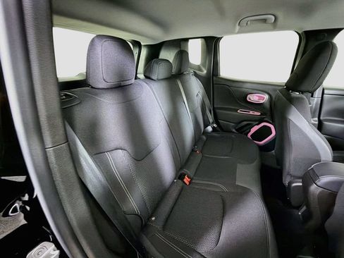 Used 2023 Jeep Renegade Latitude w/ Premium Group AWD/4WD image 29