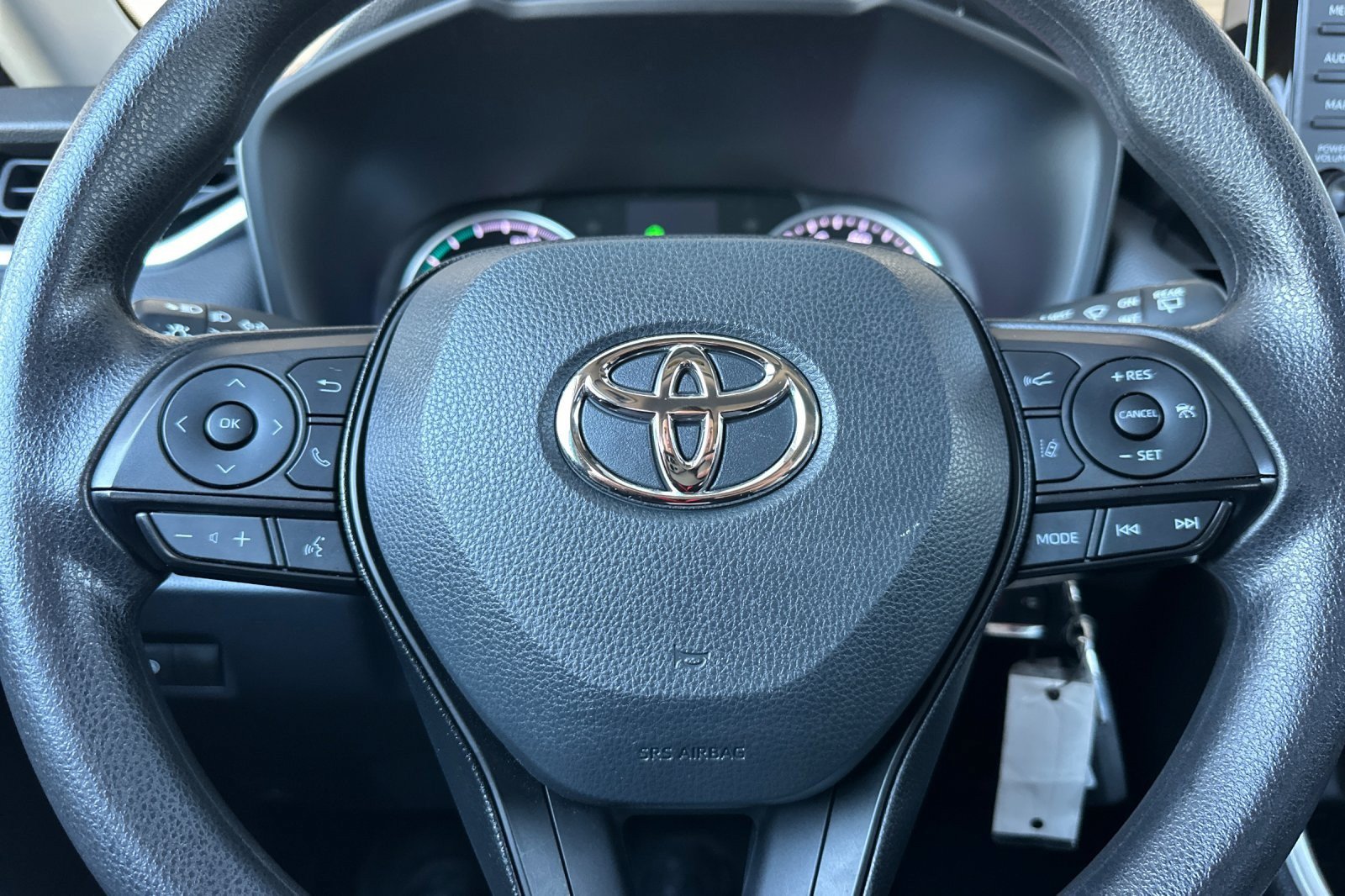 Used 2022 Toyota RAV4 LE AWD/4WD image 21