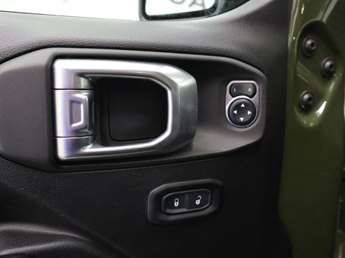 Used 2021 Jeep Wrangler Unlimited Sport AWD/4WD image 38