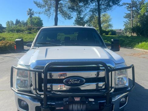 Used 2015 Ford F250 XLT w/ XLT Value Package image 3