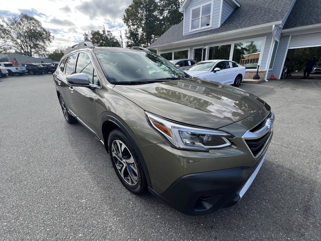 Used 2021 Subaru Outback Touring XT AWD/4WD image 8