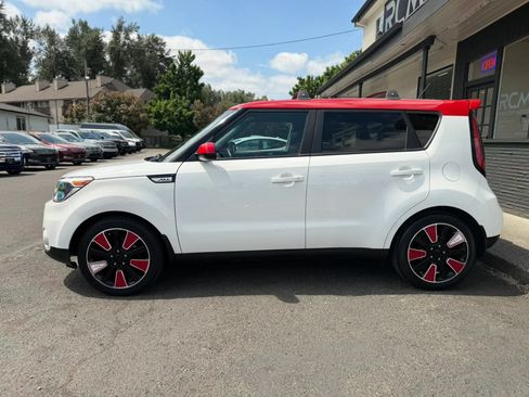 Used 2018 Kia Soul + FWD image 4