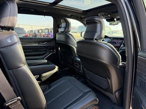 New 2025 Jeep Grand Cherokee L Overland w/ Advanced Protech Group III AWD/4WD image 7