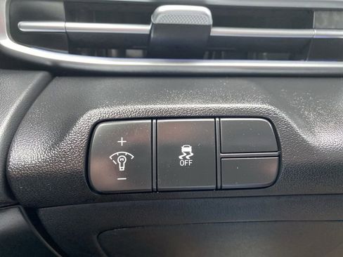 Certified 2024 Hyundai Elantra SEL FWD image 23