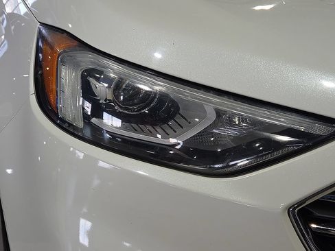 Used 2020 Ford Edge SEL w/ Convenience Package AWD/4WD image 8