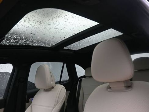 Used 2026 Mercedes-Benz GLC 300 image 17