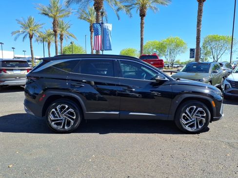Certified 2025 Hyundai Tucson Limited AWD/4WD image 4
