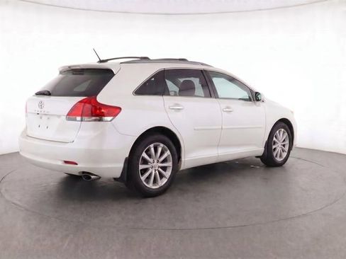 Used 2011 Toyota Venza w/ Leather Pkg FWD image 6