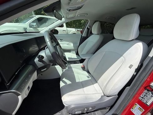 Used 2025 Hyundai Kona SEL FWD image 24