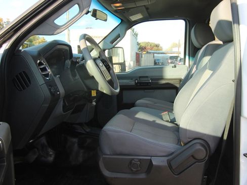 Used 2015 Ford F350 XLT image 9