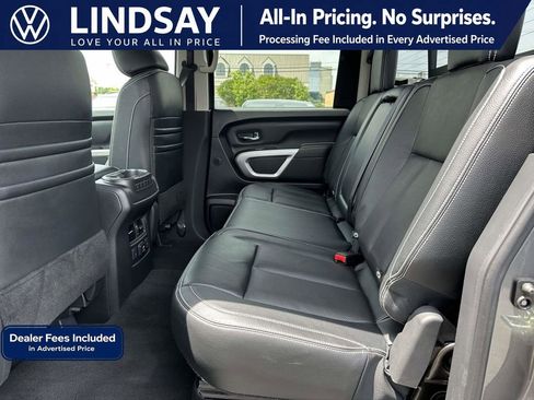 Used 2018 Nissan Titan PRO-4X w/ Pro-4x Convenience Package AWD/4WD image 14