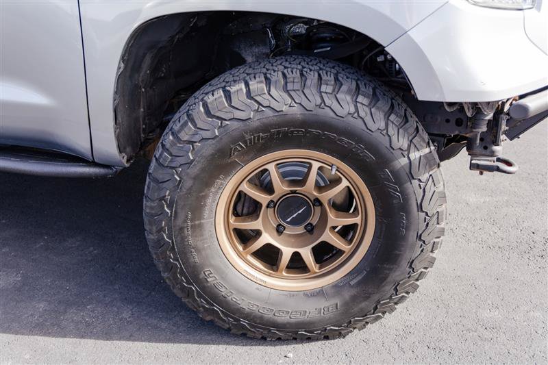 Used 2016 Toyota Tundra SR5 w/ TRD Off Road Package AWD/4WD image 39