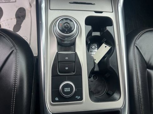 Used 2022 Ford Explorer XLT w/ Equipment Group 202A image 33