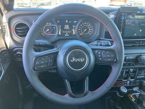 Used 2024 Jeep Wrangler Rubicon w/ Technology Group image 11