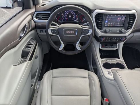 Used 2023 GMC Acadia SLT w/ Technology Package image 19