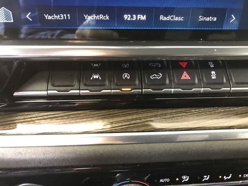 Used 2022 Chevrolet Silverado 1500 LT image 17