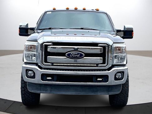 Used 2015 Ford F250 Lariat w/ Chrome Package image 3