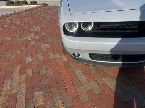 Used 2022 Dodge Challenger SXT w/ Driver Convenience Group RWD image 21