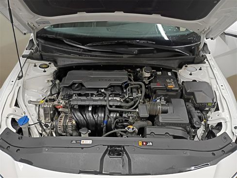 Used 2024 Hyundai Elantra SEL image 24