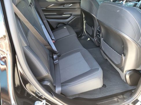 Used 2025 Jeep Grand Cherokee Laredo w/ Trailer Tow Package image 16