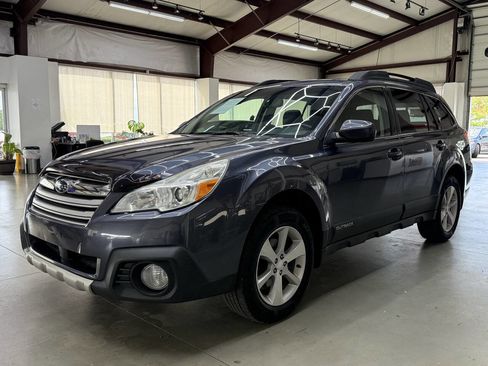 Used 2014 Subaru Outback 2.5i Limited AWD/4WD image 6