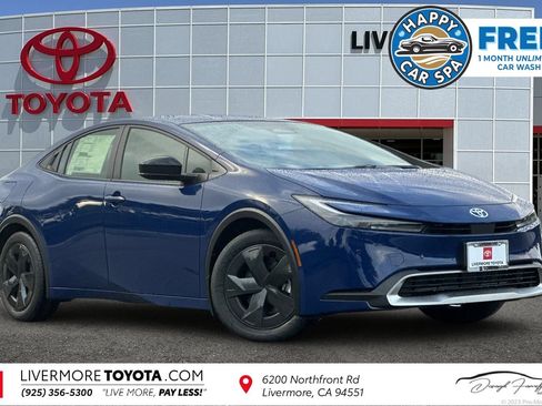 New 2026 Toyota Prius Plug-In Hybrid FWD image 1