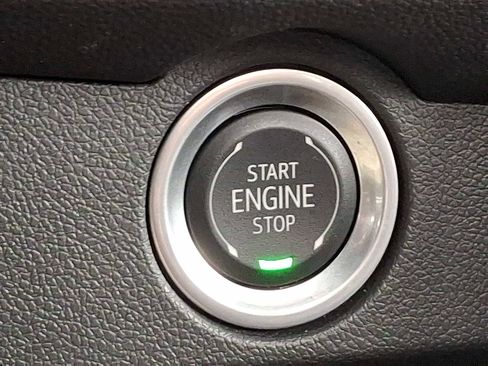 Used 2024 Chevrolet Traverse RS image 24