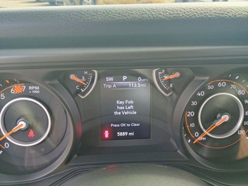 Used 2025 Jeep Wrangler Sport AWD/4WD image 21