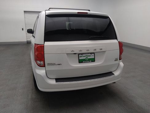 Used 2019 Dodge Grand Caravan SXT image 6