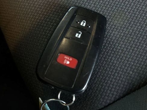 Used 2025 Toyota RAV4 XLE image 23