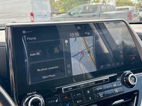 Used 2021 Toyota Highlander Platinum AWD/4WD image 13