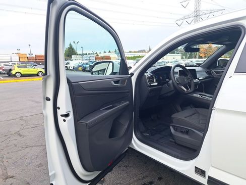 New 2026 Volkswagen Atlas Cross Sport SE AWD/4WD image 11