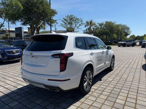 Certified 2024 Cadillac XT6 Premium Luxury w/ Technology Package FWD image 8