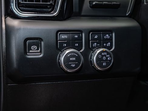 Used 2024 GMC Sierra 2500 Denali Ultimate w/ Max Trailering Package image 21