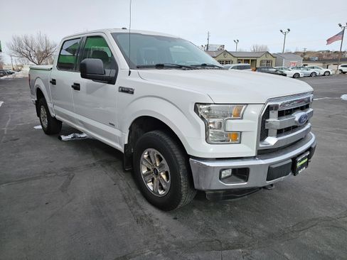 Used 2015 Ford F150 XLT w/ Trailer Tow Package image 4