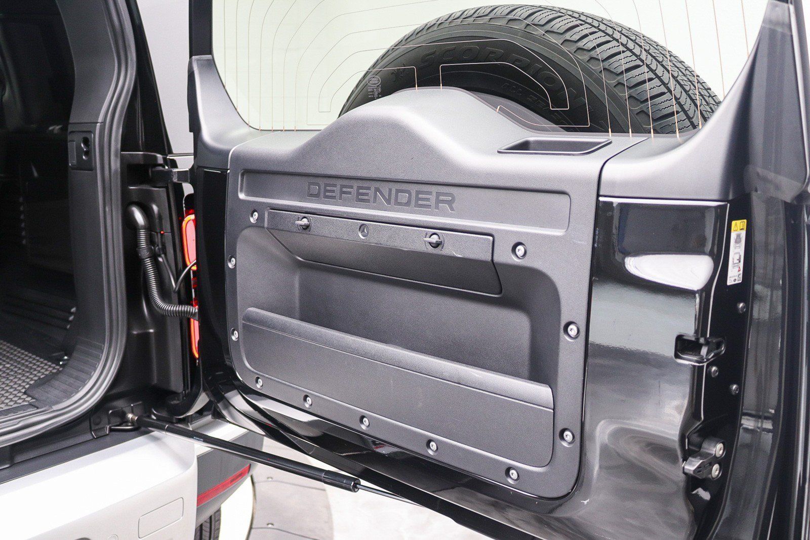 Used 2023 Land Rover Defender 110 S AWD/4WD image 31